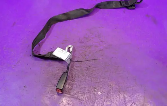 Seat Toledo II (1M) Front seatbelt 33028287A