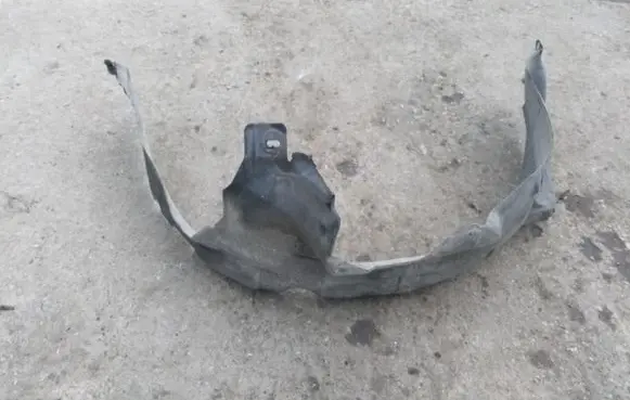 Mazda 323 F Front wheel arch liner splash guards