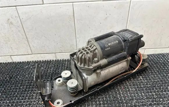 Audi A6 S6 C8 4K Air suspension compressor/pump 10R036089