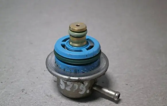 Smart ForTwo I Fuel pressure regulator A0000781889 0280160587