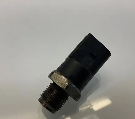 Mercedes-Benz E W211 Fuel pressure sensor A0041536728 0041536728