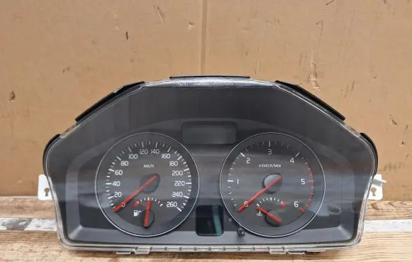Volvo V50 Speedometer (instrument cluster) 31254776