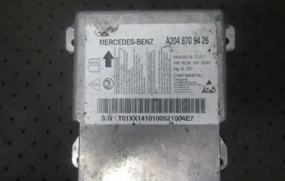 Mercedes-Benz C AMG W204 Airbag control unit/module a2048709426
