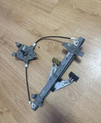 Nissan Primera Rear door manual window regulator 112442
