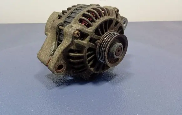 Suzuki Swift I Generator/alternator 3140084E01