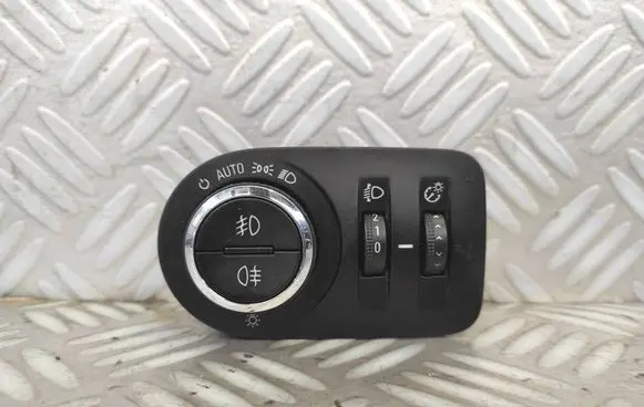 Opel Corsa D Light switch 13310333 321412