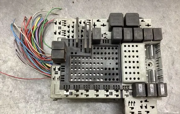 Volvo S60 Fuse box set 8676284 PN8645710 01W363