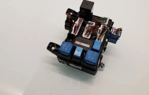 Hyundai Getz Fuse module 911981C220