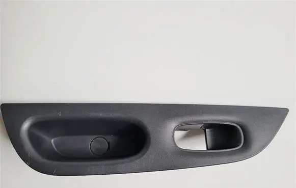 Nissan X-Trail T32 Rear door window switch trim 829614BA0A