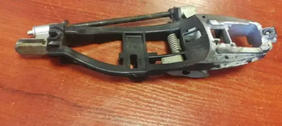 Front door exterior handle/bracket