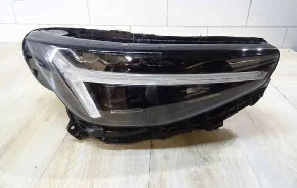 Volvo XC40 Headlight/headlamp 32392325
