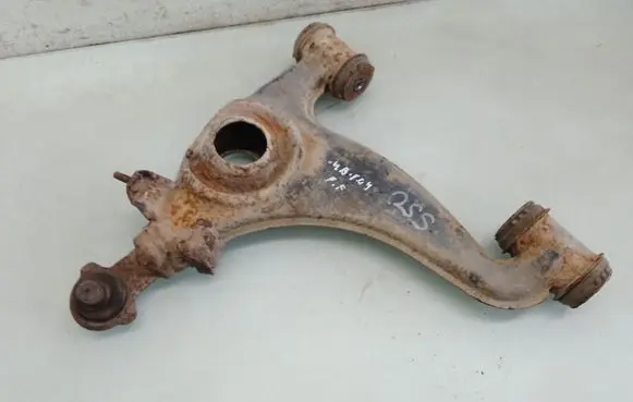 Mercedes-Benz E W124 Front lower control arm/wishbone