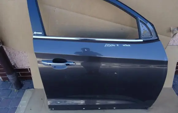 Hyundai Tucson LM Front door