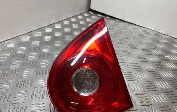 Volkswagen Golf V Tailgate rear/tail lights 1K6945094G