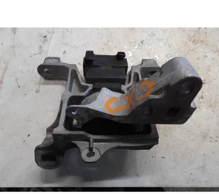 Mazda CX-3 Engine mounting bracket