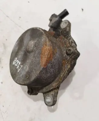 BMW 1 E81 E87 Vacuum pump 7791232 700437010 04T3422687