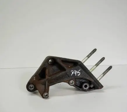 Mitsubishi Outlander Engine mounting bracket