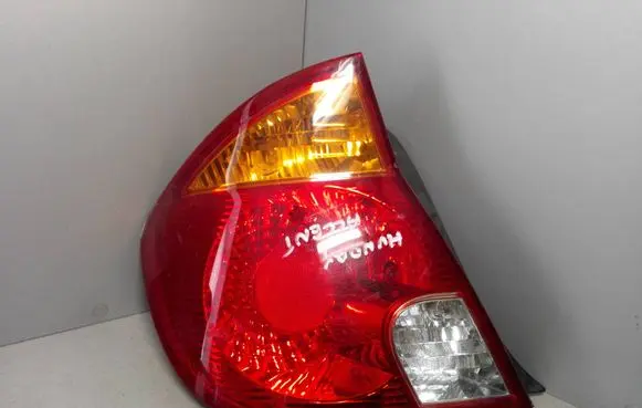 Hyundai Accent Rear/tail lights 92401257