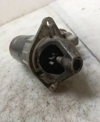 Opel Meriva A Starter motor 1005831151