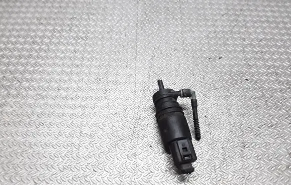 Volkswagen Jetta V Windscreen/windshield washer pump 1J0973722