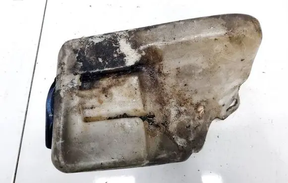 Windshield washer fluid reservoir/tank