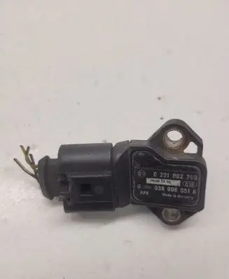 Volkswagen Golf V Air pressure sensor 0281002399 038906051B