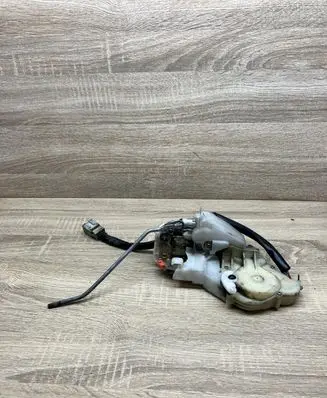 Honda Accord Front door lock 4577447