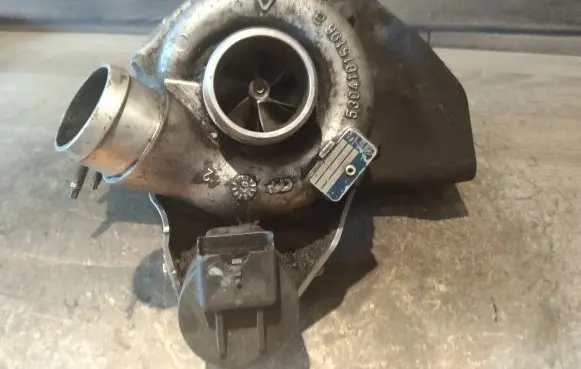 Land Rover Discovery 3 - LR3 Turbo 4H206K682CJ JD5011553500066 53049700069