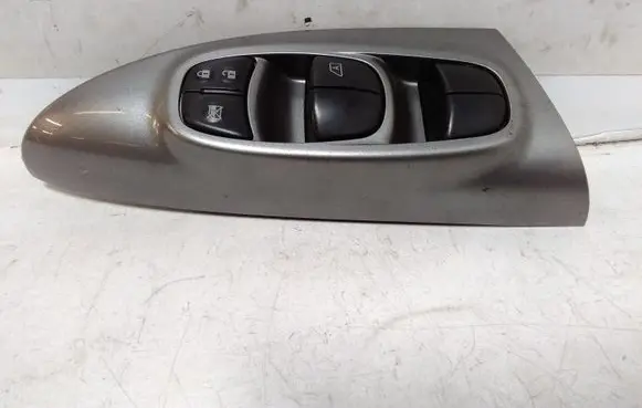 Nissan Juke I F15 Electric window control switch 254011KK0A 809601KA2A