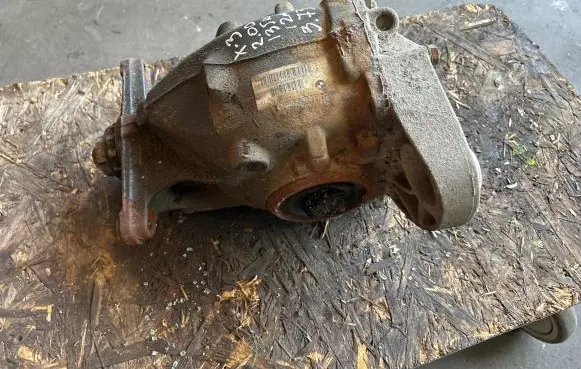 BMW X3 F25 Rear differential 7592009