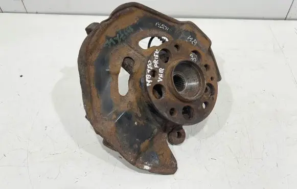 Mercedes-Benz B W245 Front wheel hub 690318