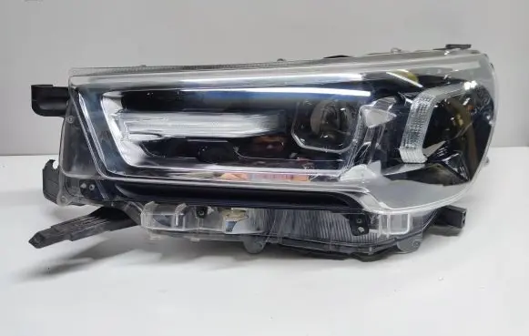 Toyota Hilux VIII Headlight/headlamp