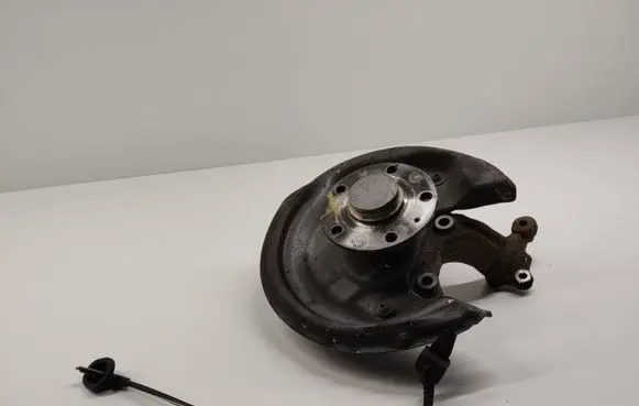 Volkswagen Jetta VI Rear wheel hub spindle/knuckle 