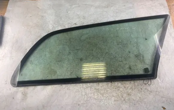 Mercedes-Benz E W210 Rear side window