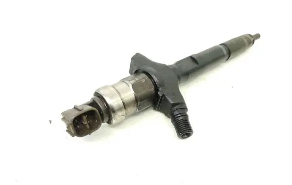 Volkswagen Golf I Fuel injector 8972391617 05266