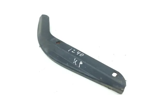 Maserati Quattroporte Under headlight/headlamp trim 67723200