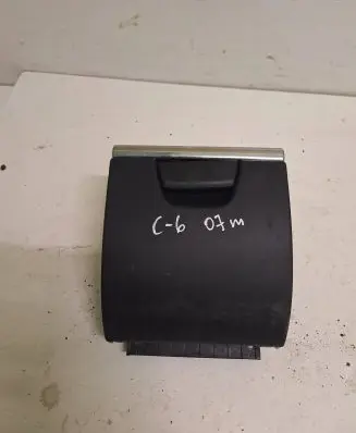 Citroen C6 Glove box