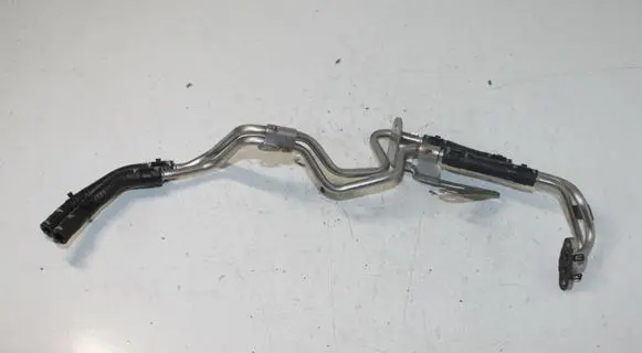 Audi A1 Engine coolant pipe/hose 04C121497F
