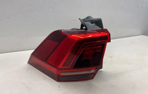 Volkswagen Tiguan Rear/tail lights 5NA945207F 2J001252101 00878003