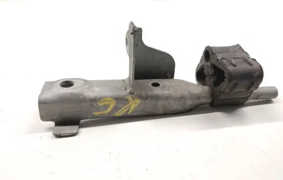 Mercedes-Benz C W206 Muffler mount bracket/holder A2064904101