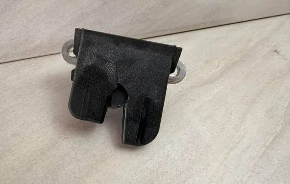 Volkswagen PASSAT B7 Tailgate/trunk/boot lock/catch/latch 