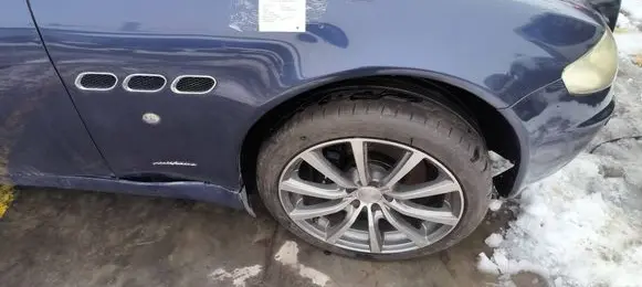 Maserati Quattroporte Fender