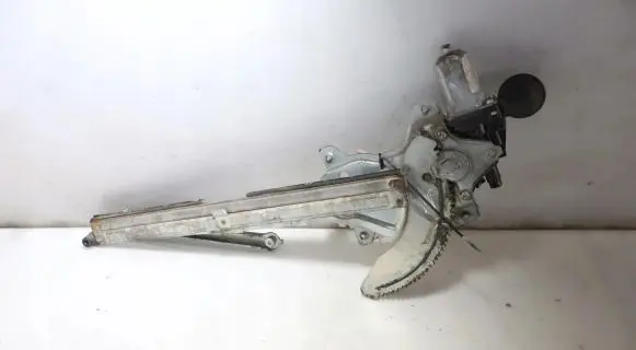 Suzuki Swift I Front window lifting mechanism without motor