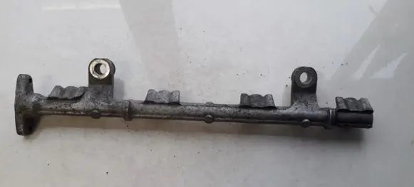 Ford Focus Fuel main line pipe