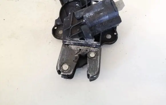 Volkswagen Jetta V Tailgate/trunk/boot lock/catch/latch 4f5827505c