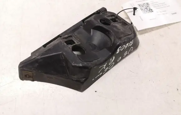Volvo V50 Front bumper mounting bracket 30655874