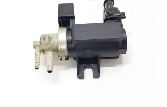 Volvo V70 Turbo solenoid valve 30637251 72190329