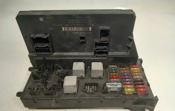 Mercedes-Benz Sprinter W906 Fuse module A9065453401 A9065453801 A9064420700