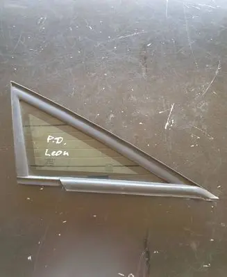 Seat Leon (1P) Front door vent window glass four-door 43R000469 DOT497M31AS2