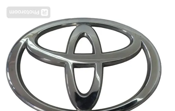 Manufacturer badge logo/emblem